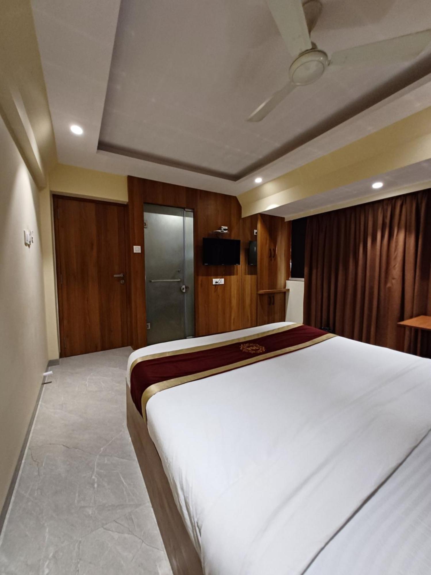 Hotel Ratna Mahal Mumbai Ngoại thất bức ảnh